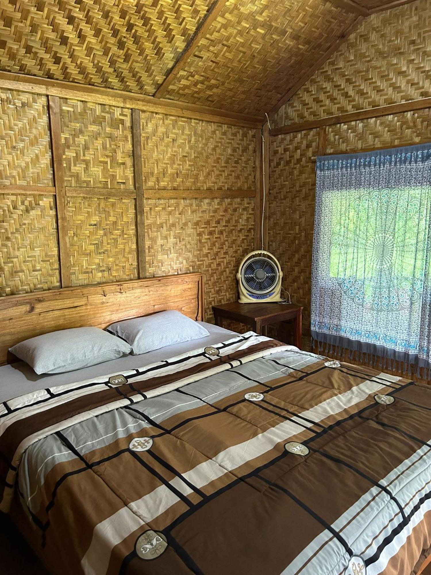 Banana Bungalows Tetebatu Quarto foto